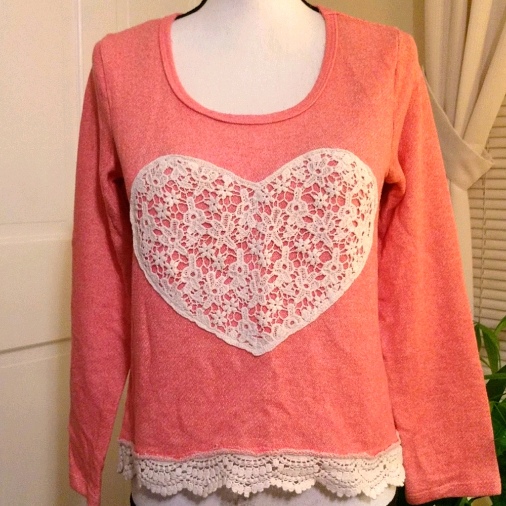 Rue21 heart appliqued top Size Medium